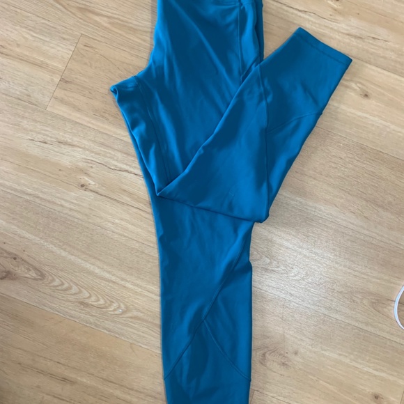 Lululemon Pace Rival high rise Crop 22' Hawaiian blue size 10 - Picture 8 of 8